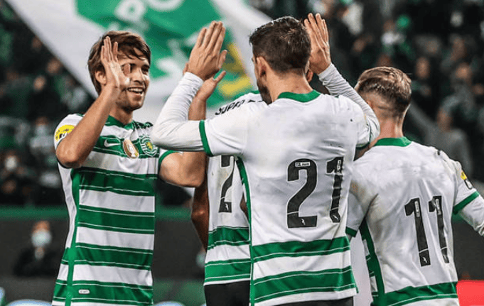 关键时刻体能课后,阿贾克斯战术微调备战葡超,信心回归,年轻球员得到机会 关键时刻体能课后,阿贾克斯战术微调备战葡超,信心回归,年轻球员得到机会